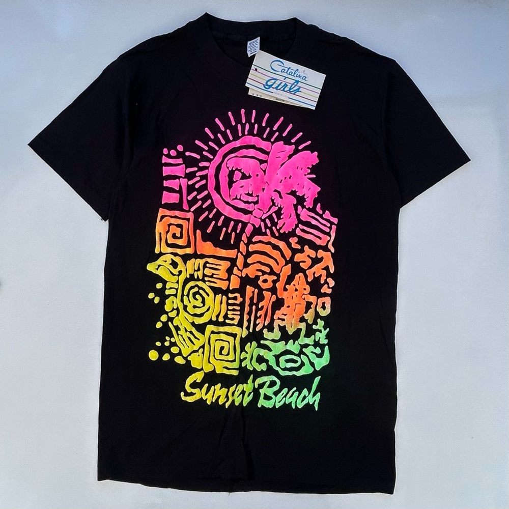Vintage 80’s Sunset Beach Black Graphic T Shirt Size Men’s Medium Brand New